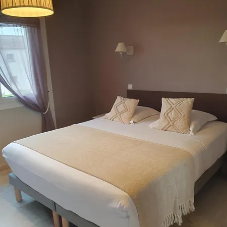 Le Mas Des Quintrands Manosque - Motel De Charme 2* Маноск