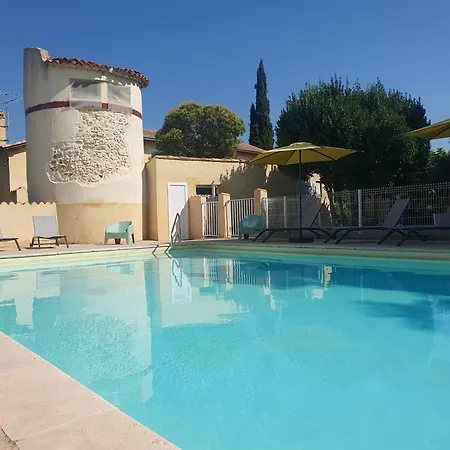 Отель Le Mas Des Quintrands Manosque - Motel De Charme Маноск